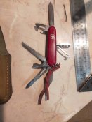 Ніж кишеньковий Victorinox Huntsman - red,  чохлом шкіряним