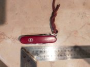 Ніж кишеньковий Victorinox Huntsman - red,  чохлом шкіряним