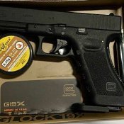 Пневматичний пістолет Umarex Glock 17 Blowbac...