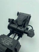 Кріплення для ПНВ Wilcox L4 + J-Arm з контактною групою, колір: чорний, арт: 42417