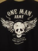 1 футболка лонгслив One Man Army. Чёрная. Р-р L