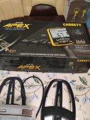 Металошукач Garrett ACE APEX з двома котушками.