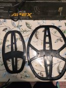 Металошукач Garrett ACE APEX з двома котушками.