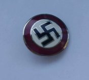 Знак симпатизирующего нацистской партии Германии