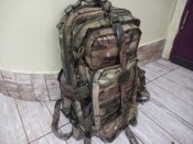 Трофейный рюкзак хорошего русского "Camofans" с тактическими очками, чётками и окопными свечами