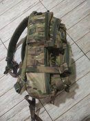 Трофейный рюкзак хорошего русского "Camofans" с тактическими очками, чётками и окопными свечами
