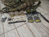 Трофейный рюкзак хорошего русского "Camofans" с тактическими очками, чётками и окопными свечами