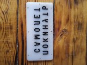 Табличка покинуть самолёт