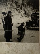 Фото солдата мисливця з мотоциклом Угорщина