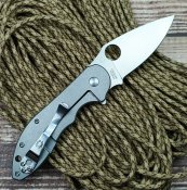 Ніж Spyderco Domino