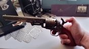 Сувенірна запальничка ''Colt''.