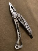 Мультитул Leatherman Skeletool / Лезерман Скелетул