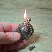 Вінтажна бензинова запальничка.