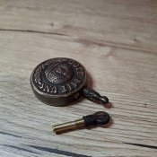 Вінтажна бензинова запальничка.