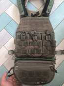 Плитоноска з підсумками і кевларом