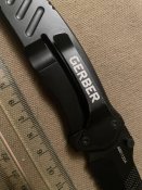 Складаний, кишеньковий ніж Gerber.
