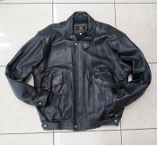 Куртка-бомбер кожаная р. XL.
