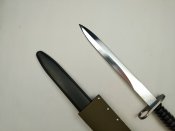 Штык швейцарский образца 1957 к винтовке Sig Stgw. 57. Подвес. Склад.
