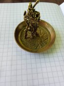 Воїн на тарілці (бронза)