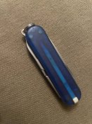 Ніж Victorinox Classic, б/в (лазурний)