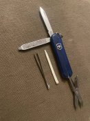 Ніж Victorinox Classic, б/в (лазурний)