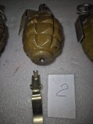 Граната Ф 1 с отверствием снизу. Макет.