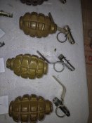 Граната Ф 1 с отверствием снизу. Макет.