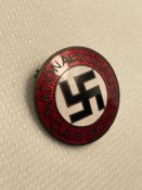 Третій Рейх. Членський знак NSDAP мануфактури M 1/92 RZM-Carl Wild