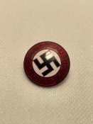 Третій Рейх. Членський знак NSDAP мануфактури M 1/92 RZM-Carl Wild