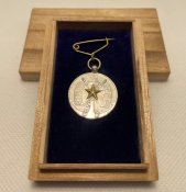 Відзнака на честь інтронізації імператора Хірохіто для асоціації резервістів імператорської армії