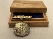 Знак «Постійний член асоціації. Жіноча...