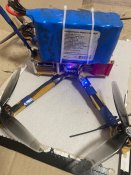 FPV Дрон з батарейкою.