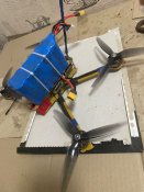 FPV Дрон з батарейкою.