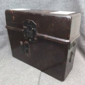 FF33 ( нім.Feldfernsprecher 33)- німецький польовий телефон Вермахта, зразка 1933 року.