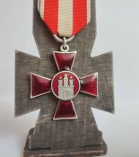 Универсальная подставка для европейских наград