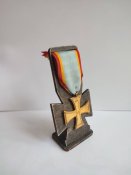 Универсальная подставка для европейских наград