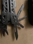 Мультитул Gerber Truss з чохлом.