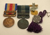 Комплект з чотирьох відзнак