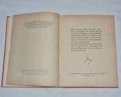 Альбом "Адольф Гитлер". Выпущенный в 1935 году.