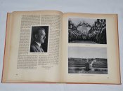 Альбом "Адольф Гитлер". Выпущенный в 1935 году.