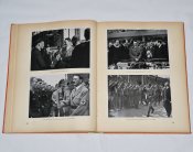 Альбом "Адольф Гитлер". Выпущенный в 1935 году.