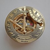 Компас із сонячними годинником Hatton Garden London.  Новий