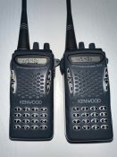 Дві портативні радіостанції Kenwood TK-3118 UHF FM Transceiver