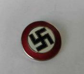 Знак симпатизирующего нацистской партии