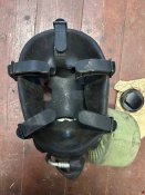 Протигаз з ворожих позицій 1