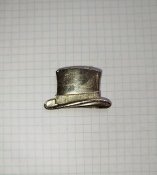брошка Frankie Vaughan bowler hat brooch