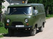 1351352045_uaz_452_front_q.jpg