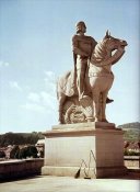 y_1873d681.jpg