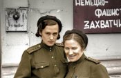WomanSovietSoldiers.jpg