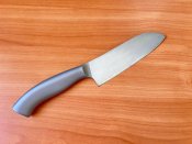 Кухонный японский нож Сантоку